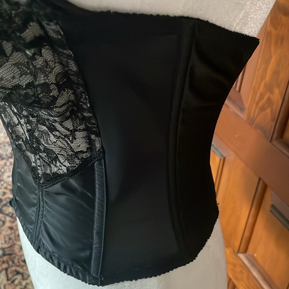 STUNNING VINTAGE CORSET BUSTIER - Picture 4 of 8